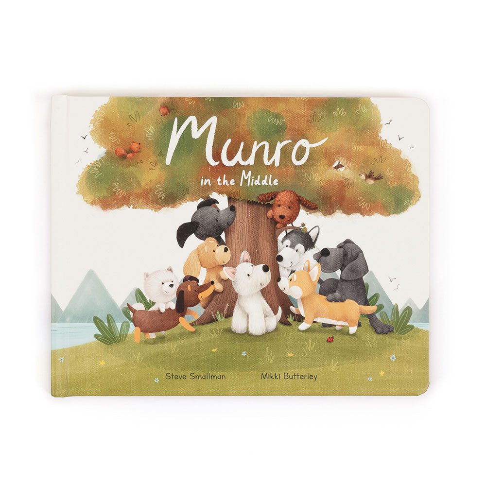 Munro In The Middle Book - US 3173